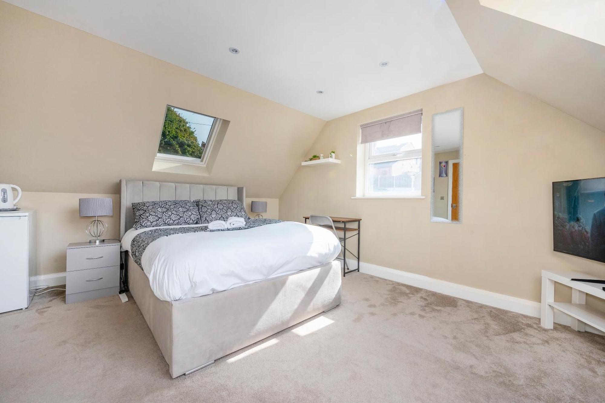*ra7c* For Your Relaxed & Cosy + Free Parking + Free Fast Wifi * *